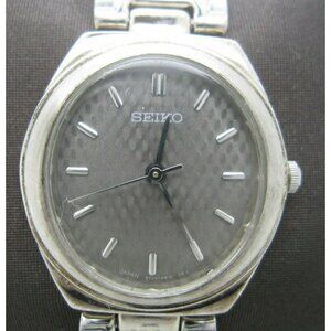 Women Seiko 1 Jewel WR Analog 25mm Casual Watch (C179)V701-5D70(Made in Japan)